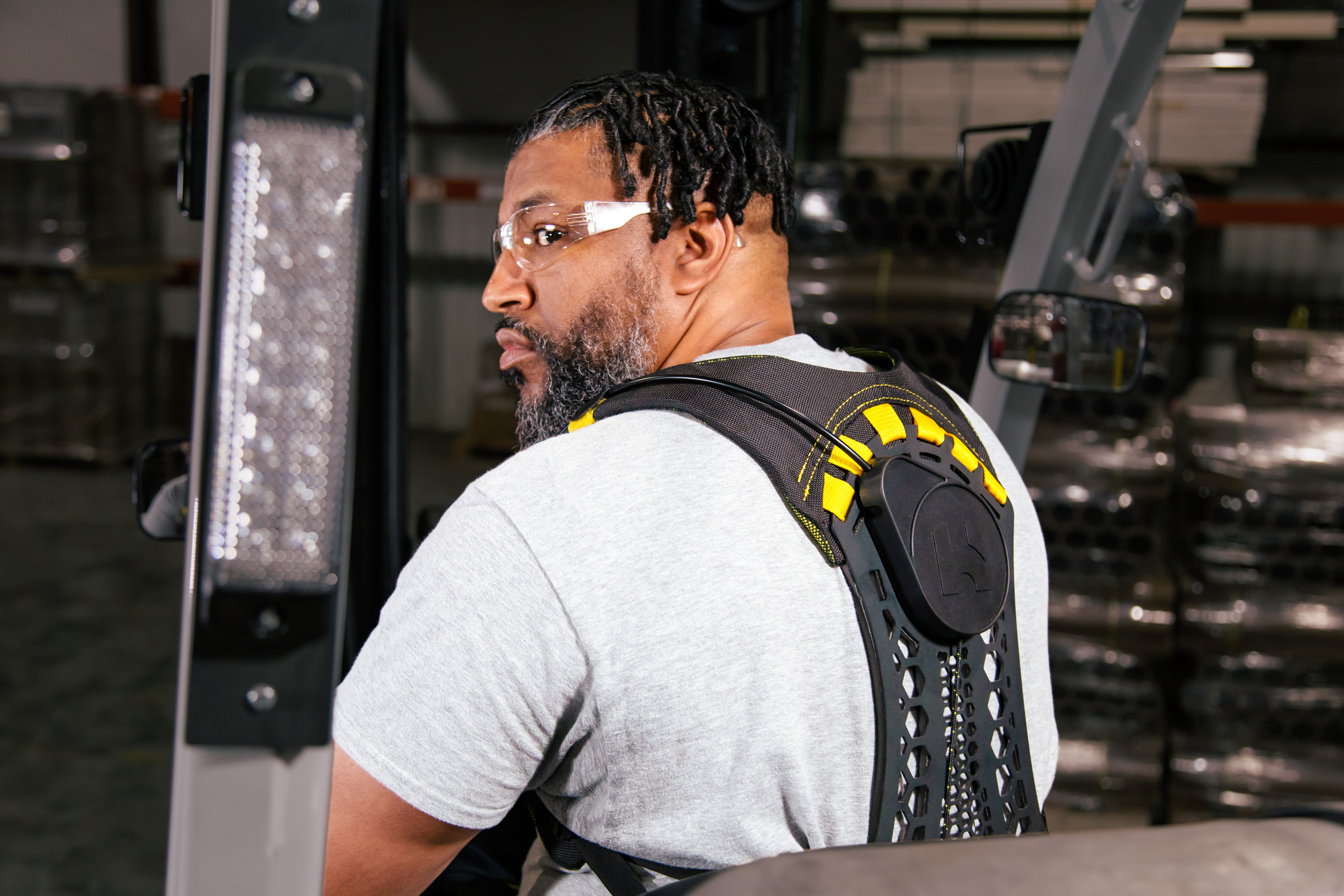 Marvin_forklift_looking-back_202230215