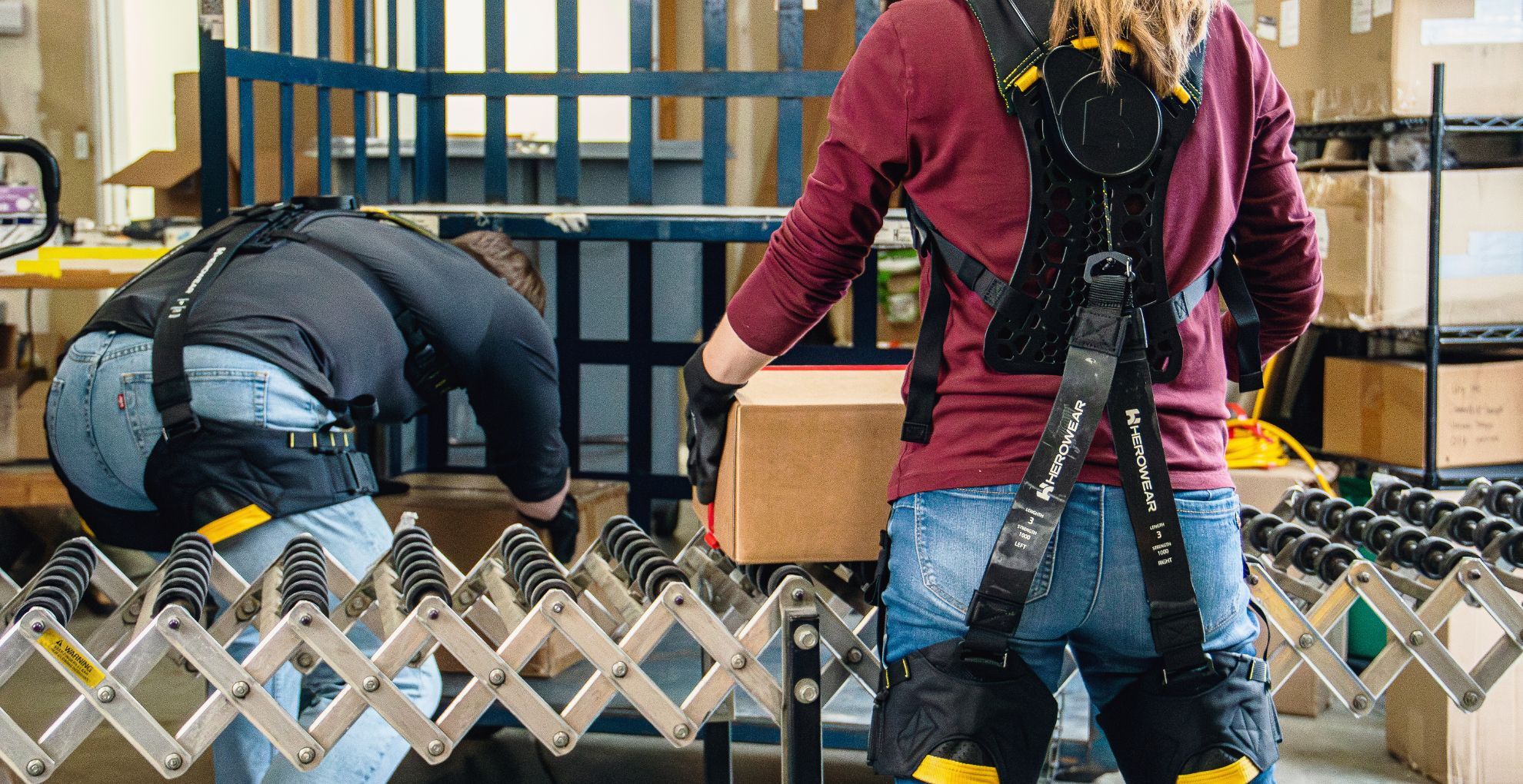 Workers in Apex 2 (1980 x 1020 px) (1)